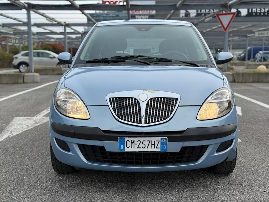 Lancia Modello Ypsilon anno 2004 Km 175000 Berlina Benzina - Foto 2
