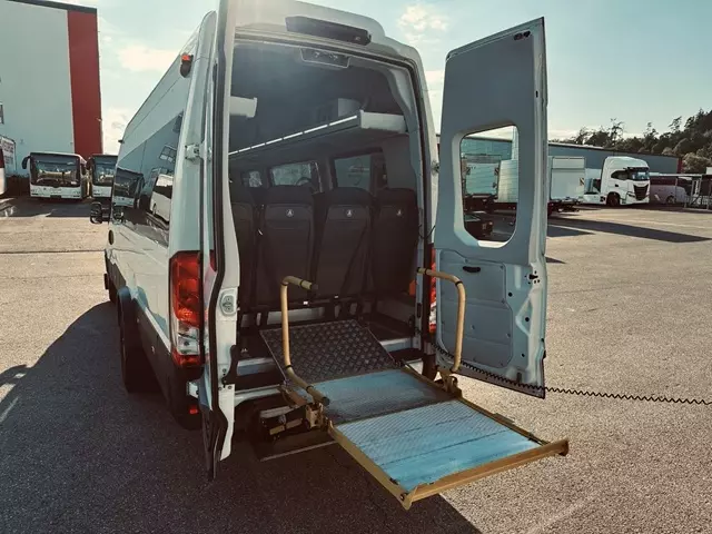 Foto 5Iveco Irisbus Daily A65c18, cambio automatico, unico proprietario