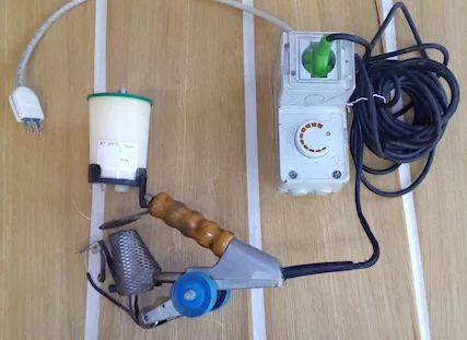 Giuntatrice Kuper a filo a caldo pre-collato per Impiallacci