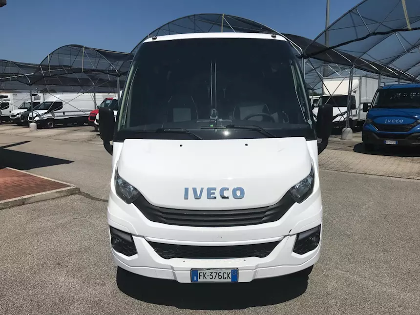 Foto 8Iveco 70C18/P Indcar Wing anno 2017 Gran Turismo Euro 6, cambio automatico