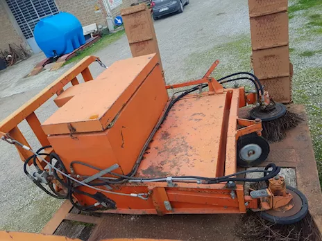 Benna spazzatrice idraulica con filtri x trattori - mini pale