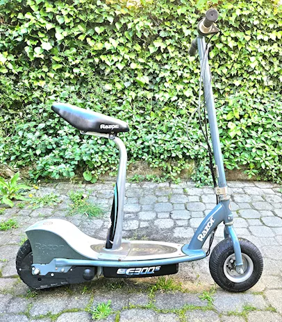 Monopattino elettrico Razor E300S