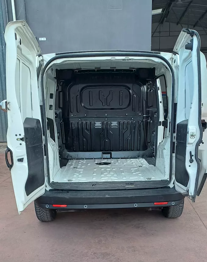 Foto 7Fiat Doblò Cargo CH1 Business 1.6 Mjet 105CV E6D Anno 2021, cambio manuale