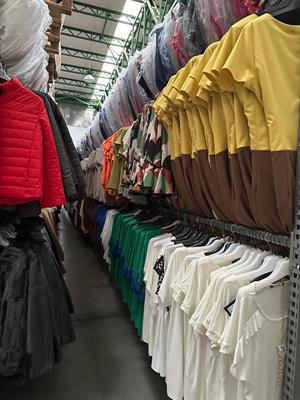 Vendita abbigliamento ingrosso uomo-donna - Foto 4