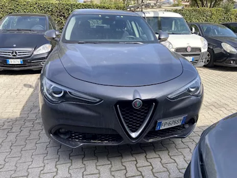Alfa Stelvio motore rotto