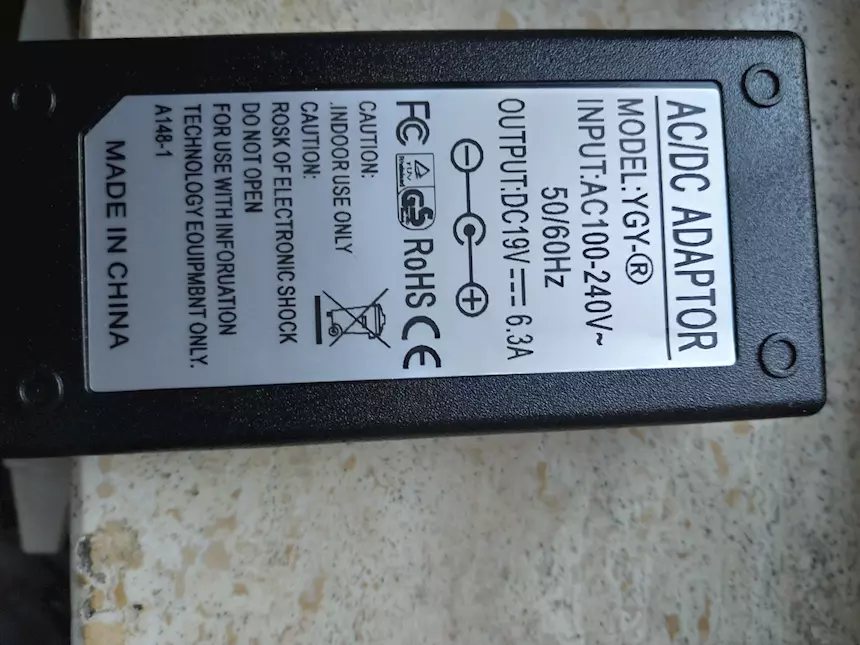 Foto 2Alimentatore batteria notebook, mod. YGY