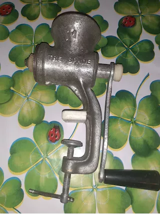Tritacarne a manovella Vintage Tre Spade n.1 in metallo