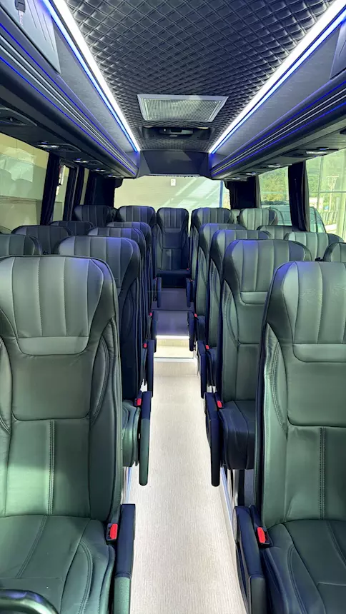 Foto 2Sprinter - Minibus 25+1+1 full optional nuovo Mercedes Km 0, pronta consegna