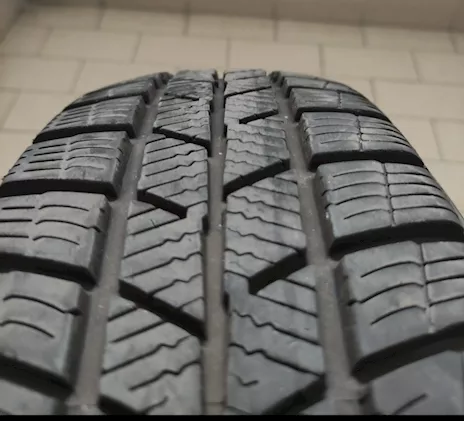 175/65 R14 - 4 gomme invernali ottime al prezzo di una nuova
