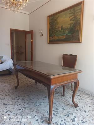 Scrivania con poltroncine stile Luigi XVI, in legno, ottimo stato - Anteprima 1