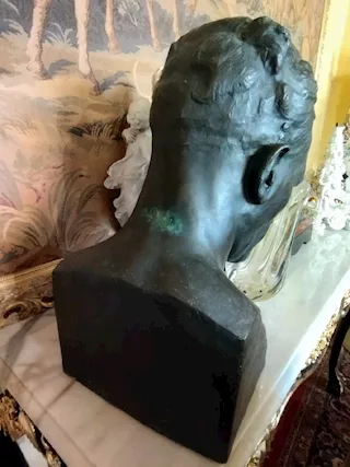 Busto in bronzo di uomo firmato E. Tinto metà del XX secolo, in buone condizioni - Foto 6