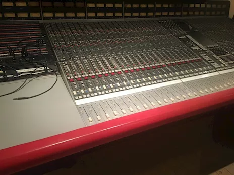 Console Solid State Logic 4040E/G con equalizzatori neri