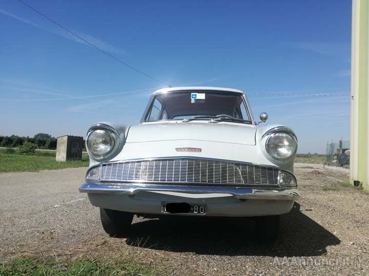 Ford Anglia Deluxe anno 1962