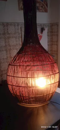 Elegante lampada da arredamento mai