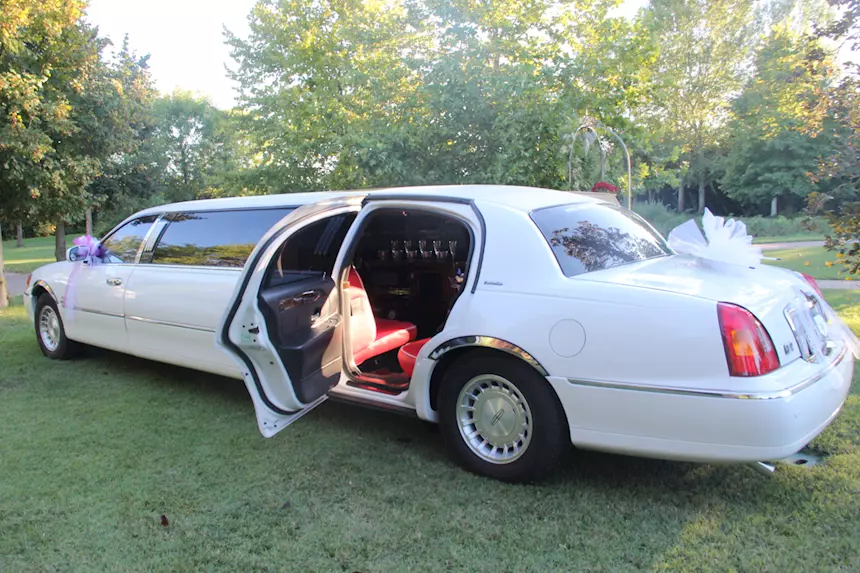 Foto 7Ford Lincoln Town Car Limousine, ottimo stato