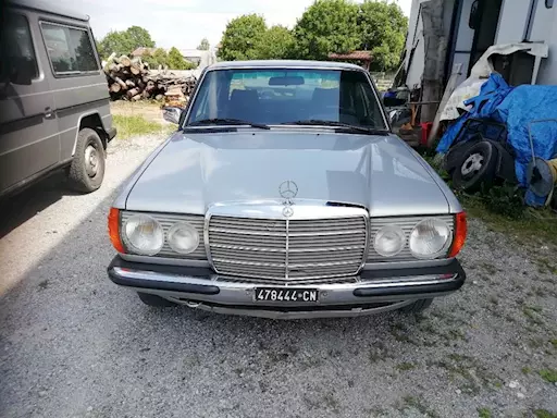 Mercedes E 200 W123