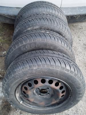 Cerchi con gomme 185/65/15 Dacia Lodgy