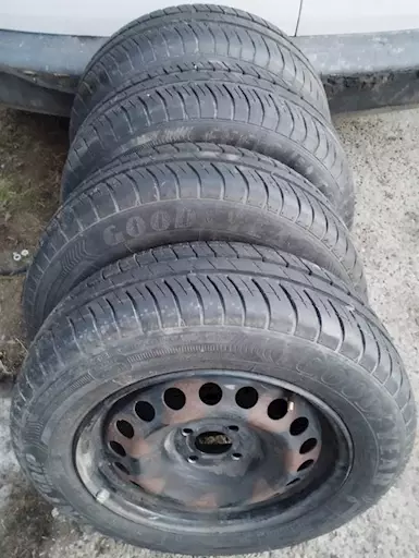 Cerchi con gomme 185/65/15 Dacia Lodgy