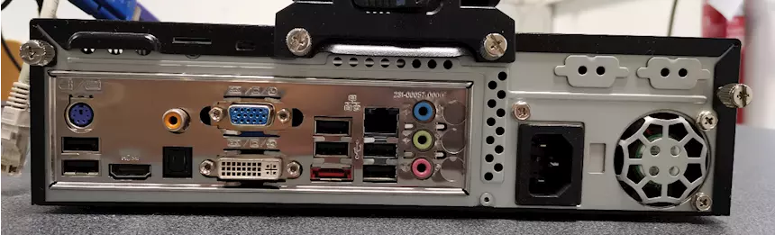 Foto 12Desktop di marca Gigabyte Chassis, prezzo non trattabile