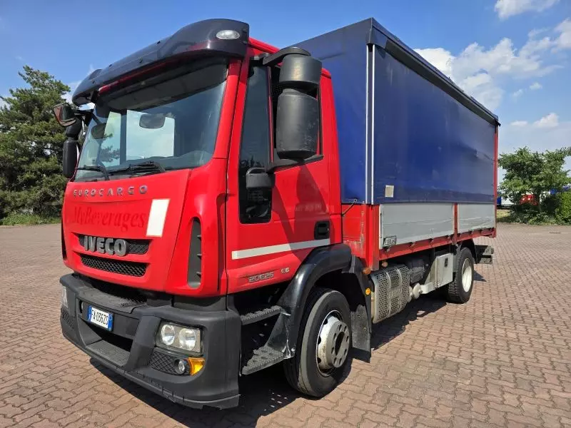 Iveco Eurocargo 120E25P centina 4,8 m e sponda 2015 Euro 6 Centinato