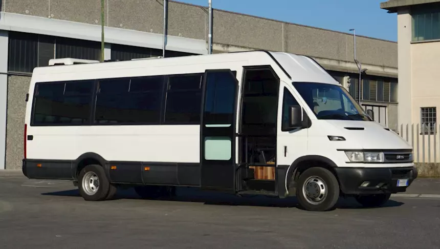 Foto 2Iveco Daily 19 posti Anno 2005 Km 475000 Euro 3