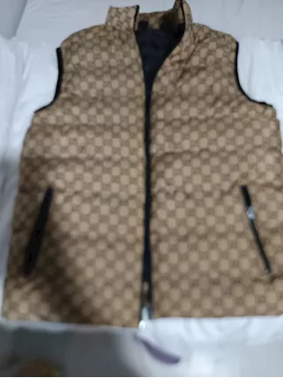 Giubbino smanicato gucci
