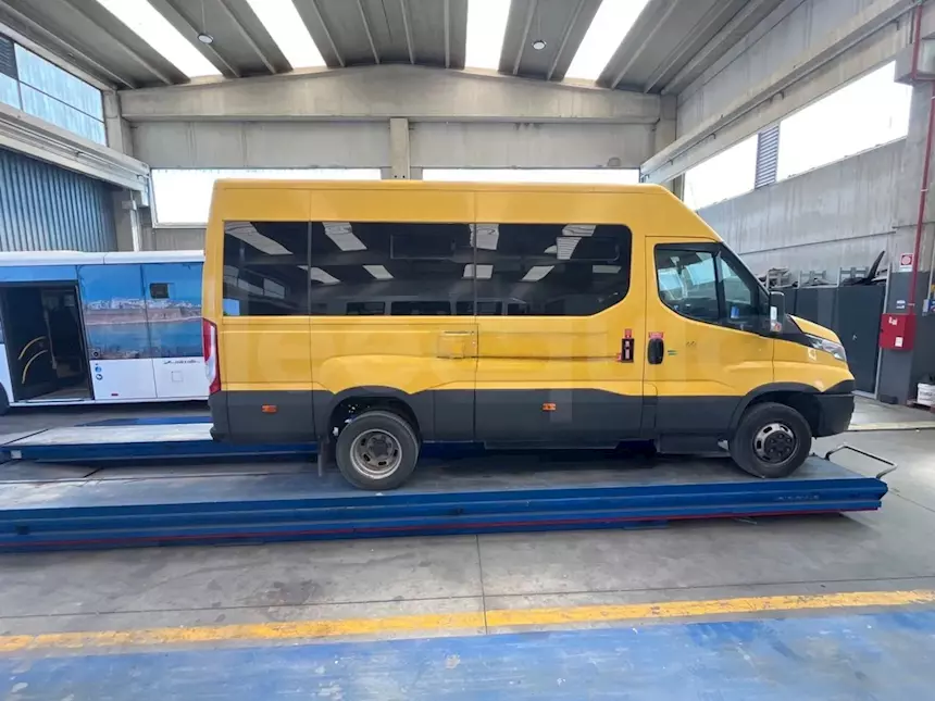 Foto 3Iveco Daily, 2019, 19 posti, Euro 6 Km 60958, cambio: manuale