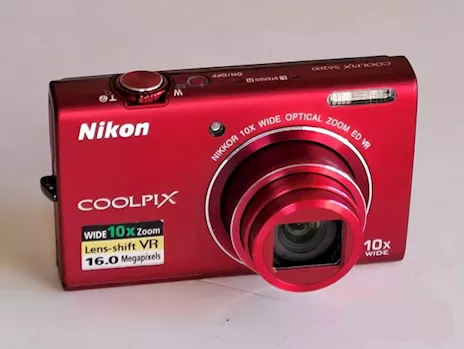 Fotocamera Nikon S6200 zoom ottico 10X come nuova