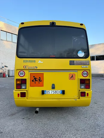 Scuolabus Marca Iveco 100 e 18 Cacciamali Anno 1997 Km 234000 - Anteprima 5
