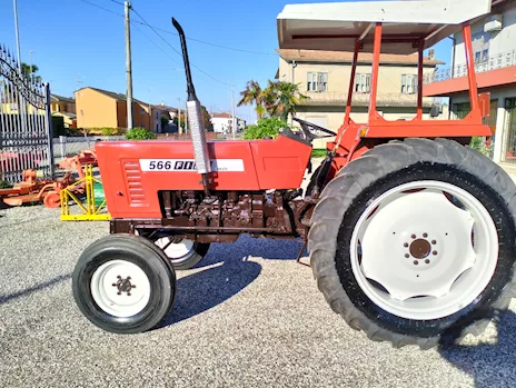Trattore agricolo Fiat 566 2RM