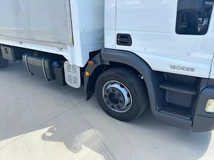 Eurocargo 120E28 con sponda anno 2007 Iveco Centinato Km 1, cambio manuale - Foto 5