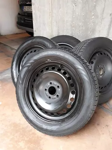 Gomme Nokian 205/55 R16 91H e cerchi