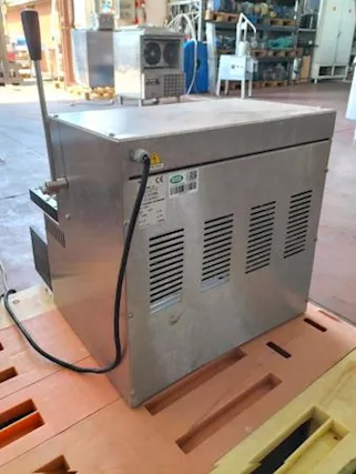 Termosigillatrice per vaschette alimentari usata, marca Yang mod - Foto 4