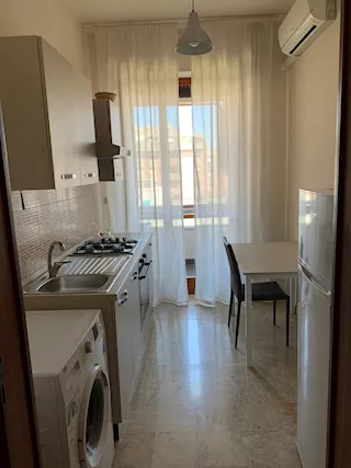 Lecce piazza Mazzini - trilocale con 3 balconi