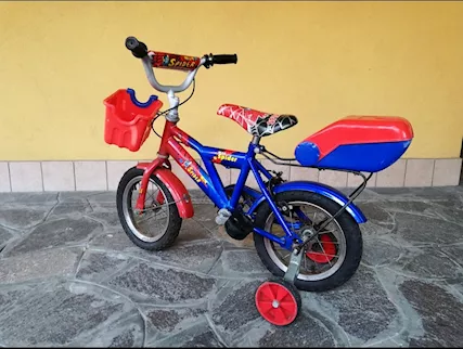 Bici per piccini superaccessoriata tutta ok