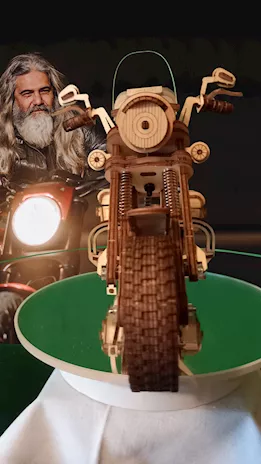 Cruiser motorcycle in legno, in 3D, da tavolo, prezzo non trattabile - Anteprima 5