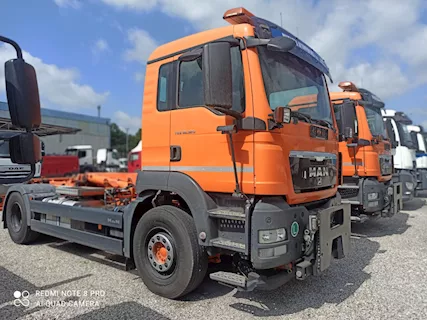 Nab TGS 180 320 CV Euro 5 con gancio scarrabile