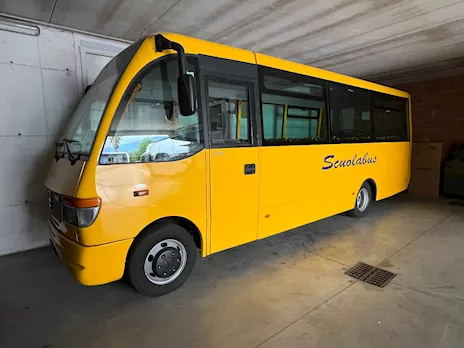 Scuolabus Mercedes Vario 818