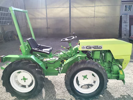 Trattorino Grillo 18 CV diesel