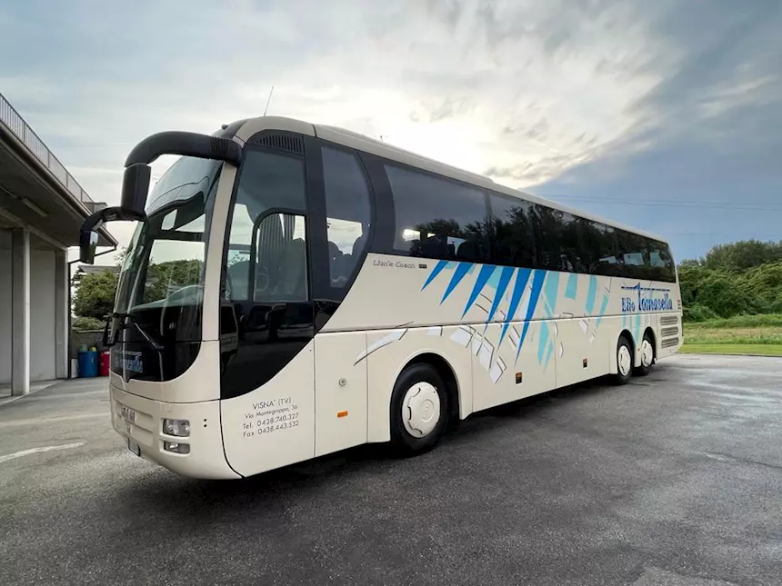 Foto 3Man Lion’s Coach Marca Irizar Anno 2011 Km 570000, cambio manuale