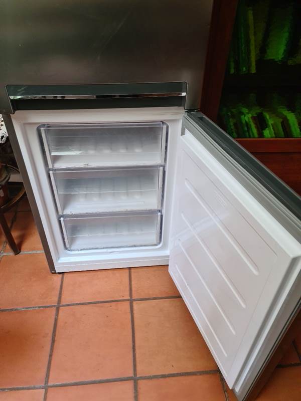 Frigo usato Bauknecht di soli 2 anni, ottimo stato - Napoli