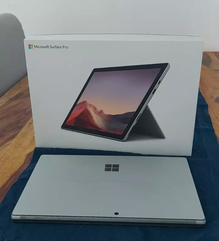 Microsoft Surface 7 pro 8/128
