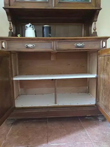 Credenza da cucina anni '30 con vetro satinato.