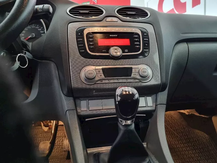Ford Modello Focus 1.6 TDCI 90 CV SW Anno 2009 Km 180000 Station Wagon - Foto 5
