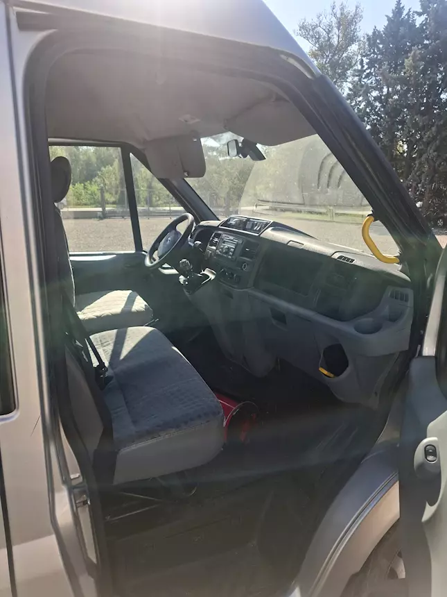 Foto 6Vendo Ford Transit 16+1 posti Anno 2008 Km 453000 Euro 4, prezzo leggermente trattabile