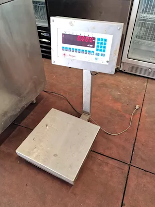 Bilancia elettronica 30/60kg usata