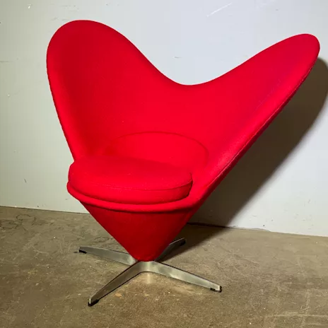 Verner Panton poltrona mod. Heart Cone rossa anni 1970