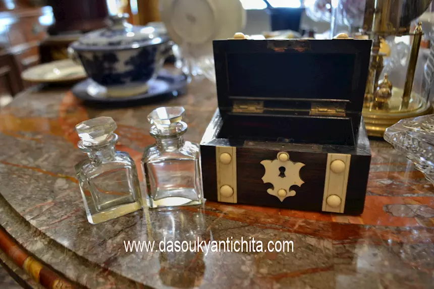 Cofanetto porta profumi XX secolo, in legno - Foto 3