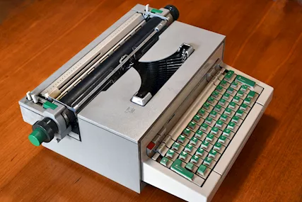Macchina da scrivere di design Olivetti Praxis 48, in buone condizioni - Anteprima 2