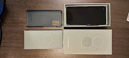 ASUS Zenfone 8